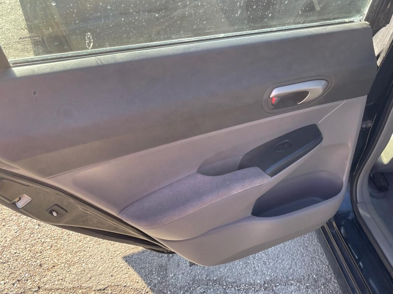 Honda Civic Sedan Vehicle Full-screen Gallery Image 12