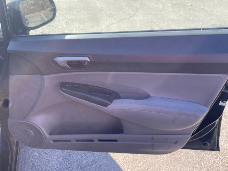 Honda Civic Sedan Vehicle Full-screen Gallery Image 17