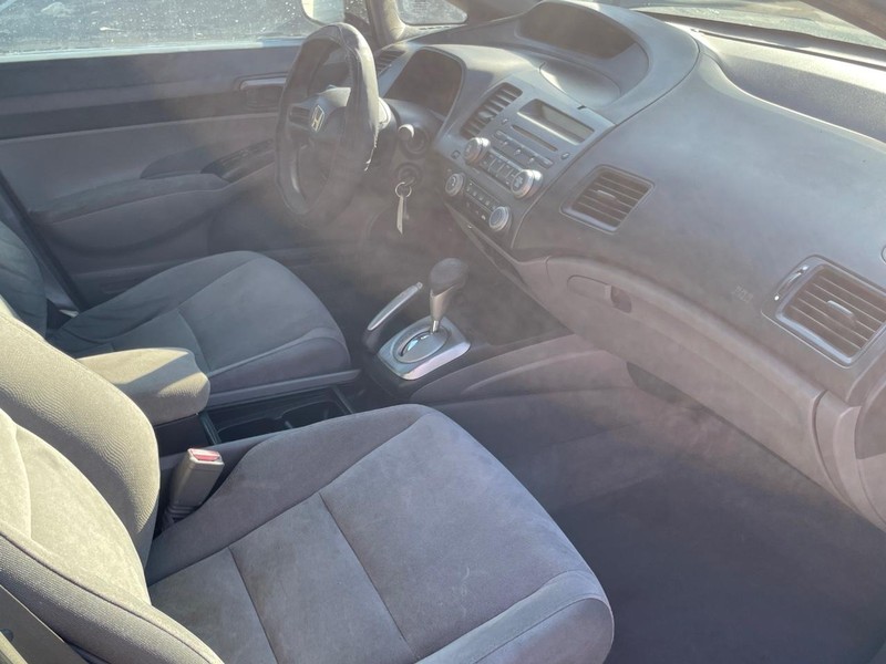 Honda Civic Sedan Vehicle Full-screen Gallery Image 18