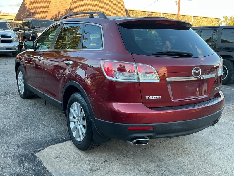 Mazda CX-9 Vehicle Full-screen Gallery Image 02