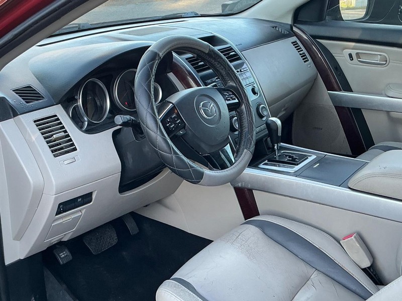 Mazda CX-9 Vehicle Full-screen Gallery Image 07