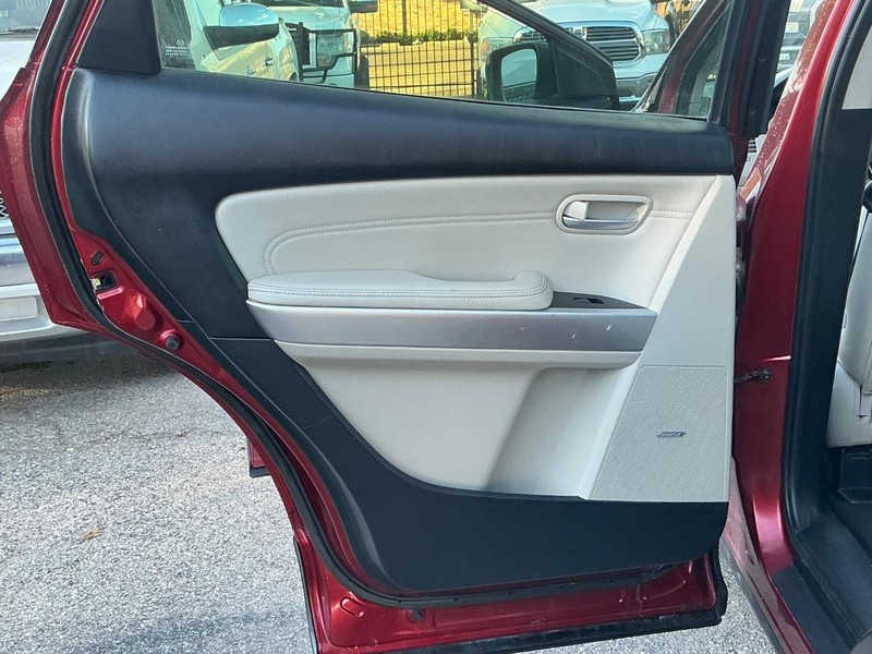 Mazda CX-9 Vehicle Full-screen Gallery Image 08