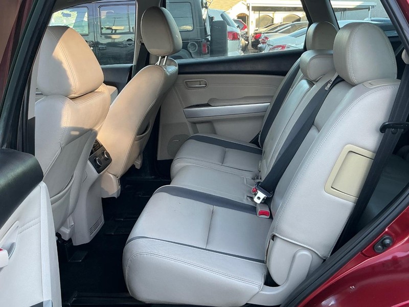 Mazda CX-9 Vehicle Full-screen Gallery Image 09