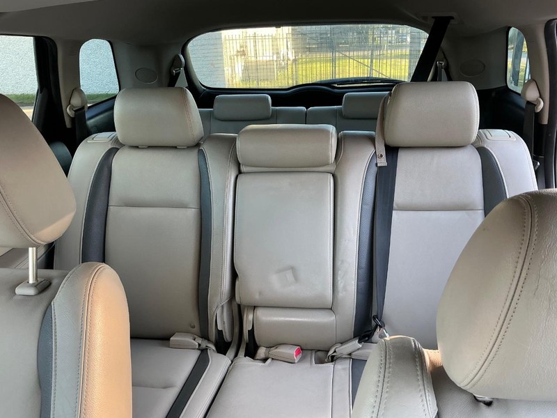 Mazda CX-9 Vehicle Full-screen Gallery Image 11