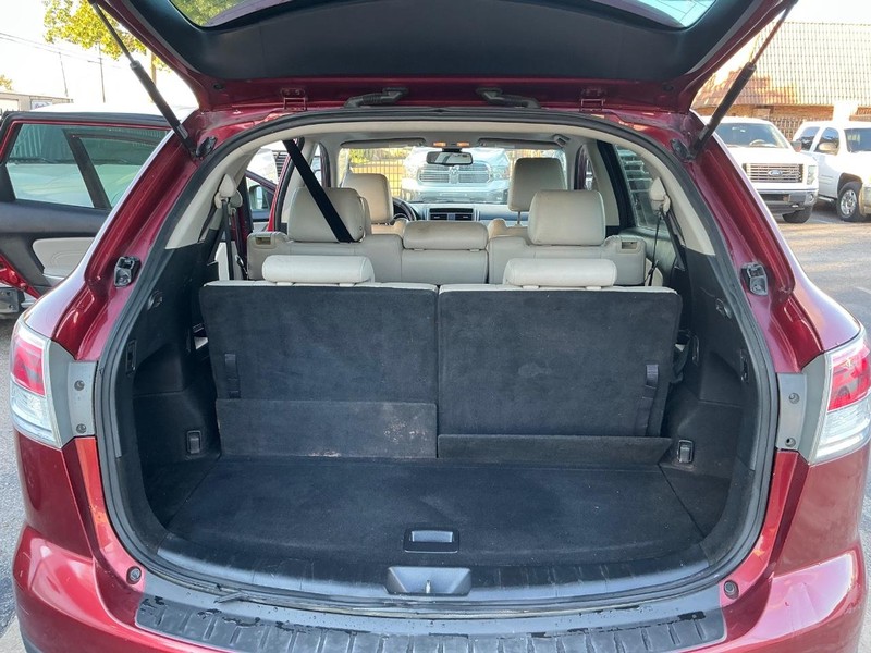 Mazda CX-9 Vehicle Full-screen Gallery Image 17