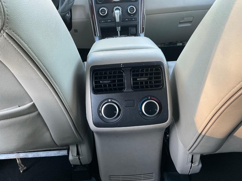 Mazda CX-9 Vehicle Full-screen Gallery Image 22