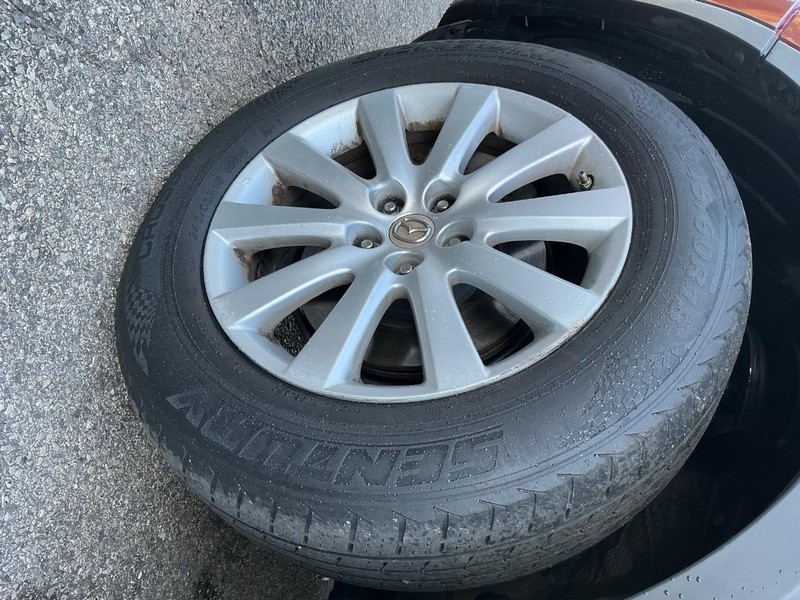 Mazda CX-9 Vehicle Full-screen Gallery Image 24