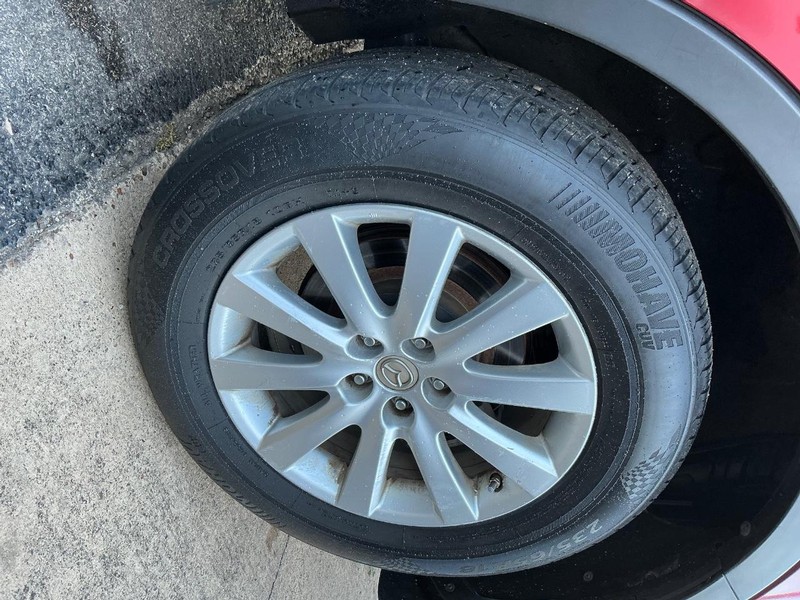 Mazda CX-9 Vehicle Full-screen Gallery Image 25