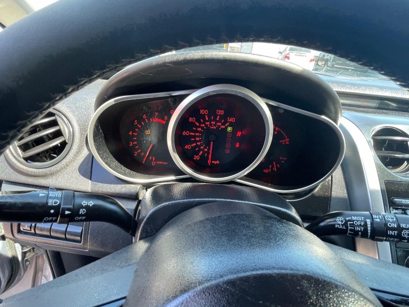 Mazda CX-7 Vehicle Full-screen Gallery Image 25