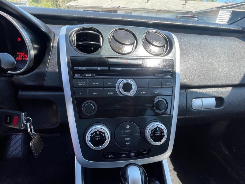 Mazda CX-7 Vehicle Full-screen Gallery Image 27