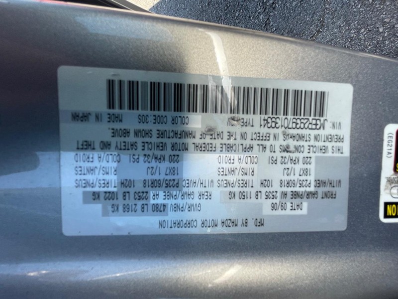 Mazda CX-7 Vehicle Full-screen Gallery Image 32