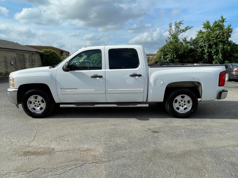 Chevrolet Silverado 1500 Vehicle Full-screen Gallery Image 02