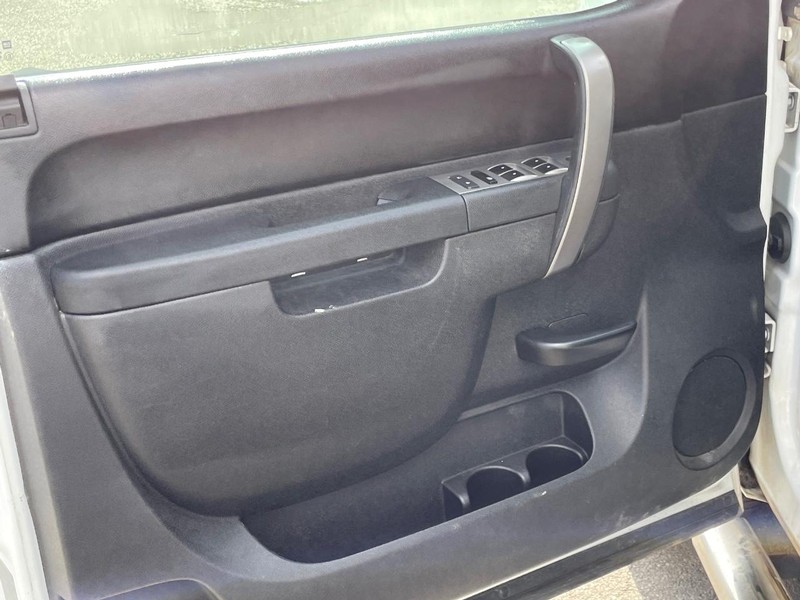 Chevrolet Silverado 1500 Vehicle Full-screen Gallery Image 11