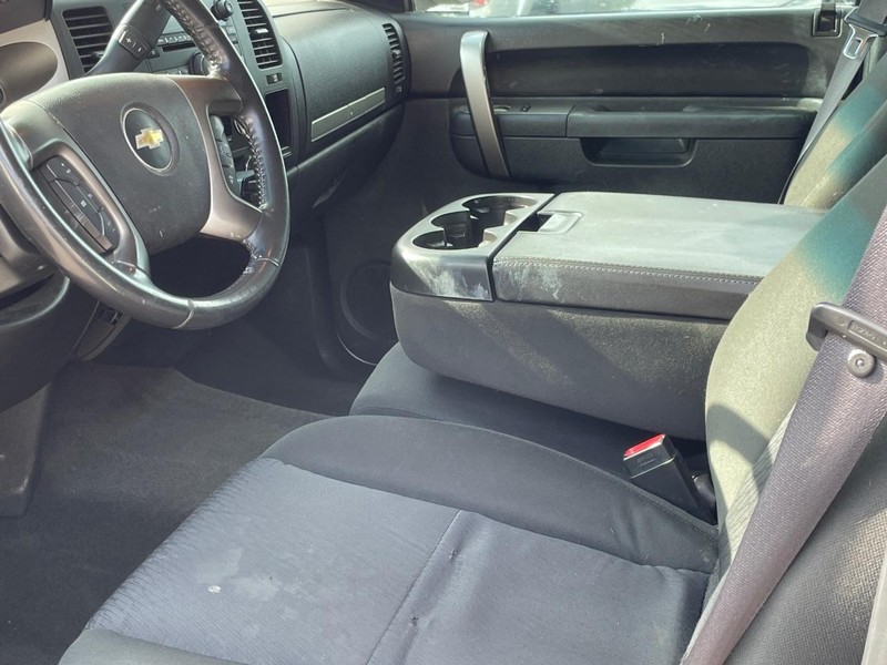 Chevrolet Silverado 1500 Vehicle Full-screen Gallery Image 12