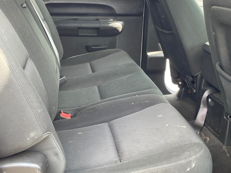 Chevrolet Silverado 1500 Vehicle Full-screen Gallery Image 16