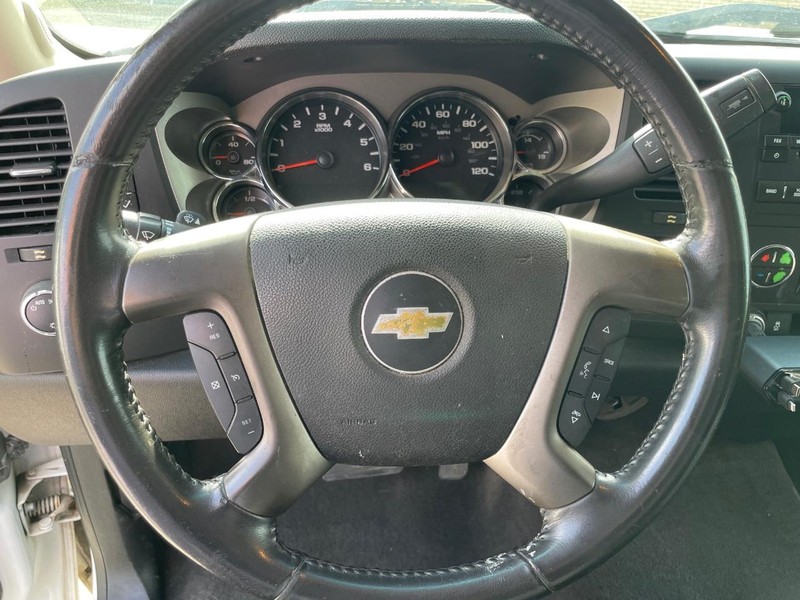 Chevrolet Silverado 1500 Vehicle Full-screen Gallery Image 21