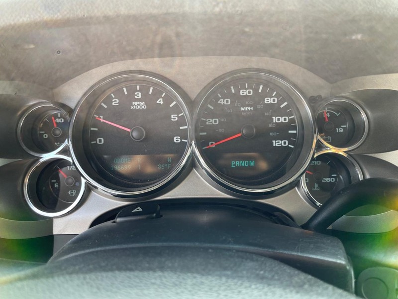 Chevrolet Silverado 1500 Vehicle Full-screen Gallery Image 22