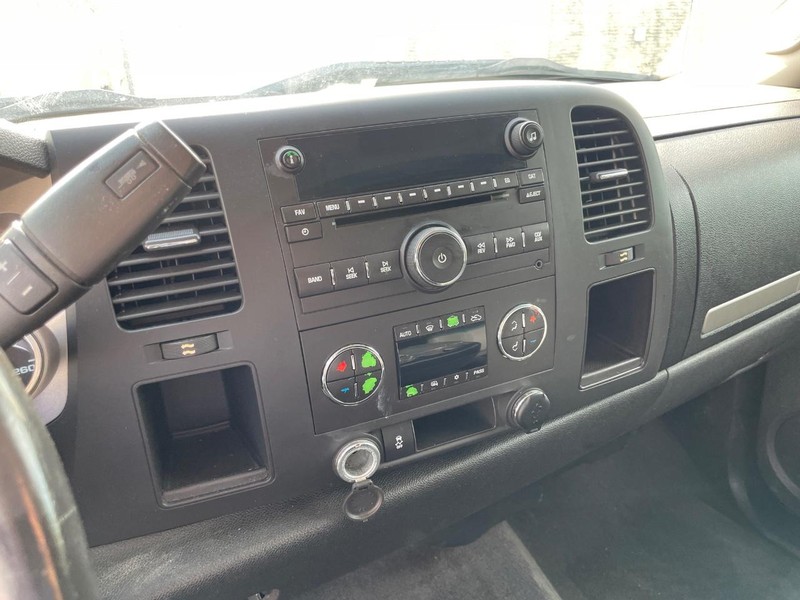 Chevrolet Silverado 1500 Vehicle Full-screen Gallery Image 23