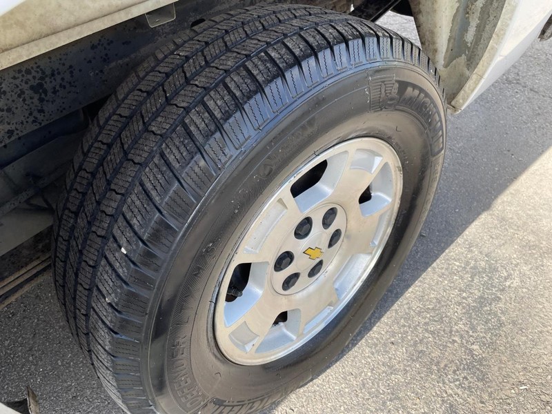 Chevrolet Silverado 1500 Vehicle Full-screen Gallery Image 25