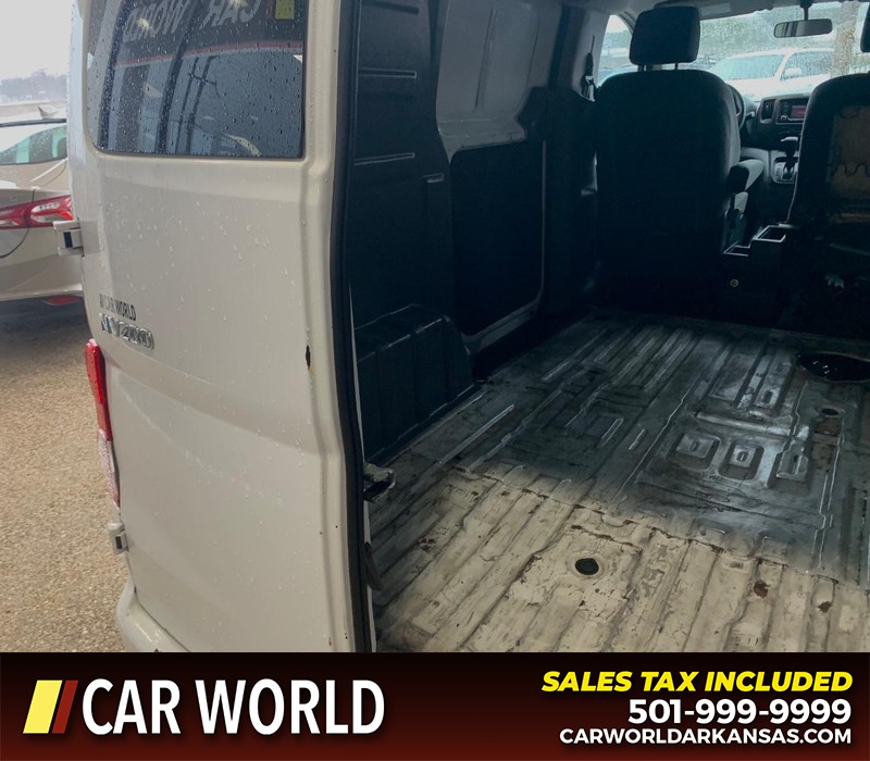 Nissan NV200 Compact Cargo Vehicle Full-screen Gallery Image 10