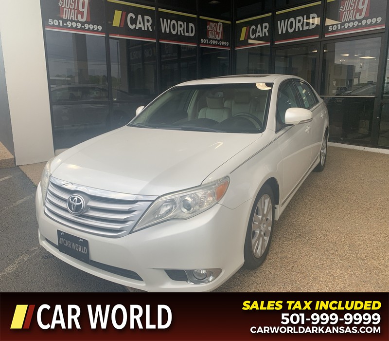 Toyota Avalon Vehicle Full-screen Gallery Image 7