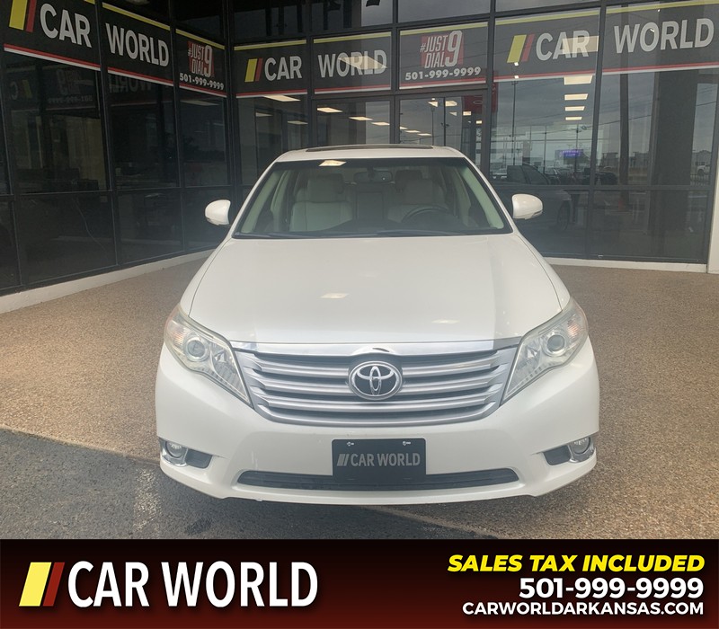 Toyota Avalon Vehicle Full-screen Gallery Image 8