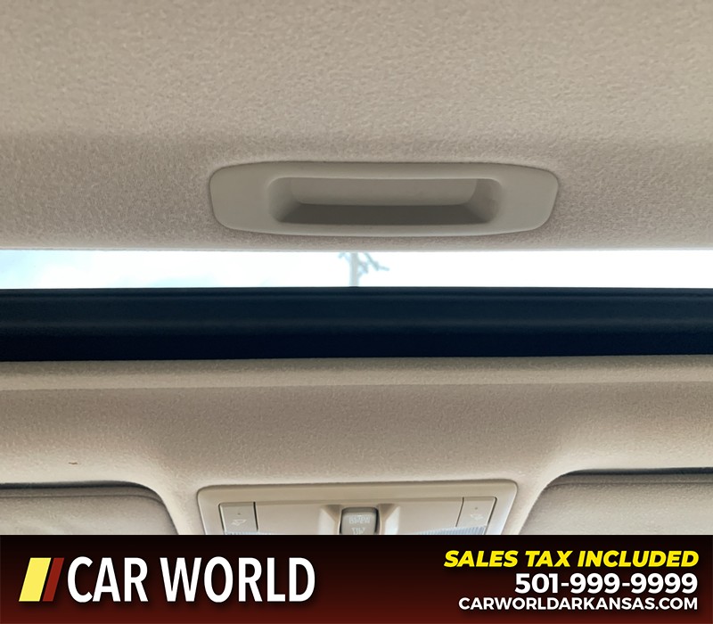 Toyota Avalon Vehicle Full-screen Gallery Image 12