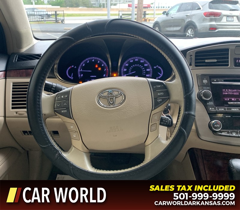 Toyota Avalon Vehicle Full-screen Gallery Image 14