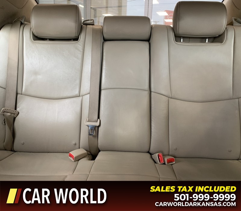 Toyota Avalon Vehicle Full-screen Gallery Image 24