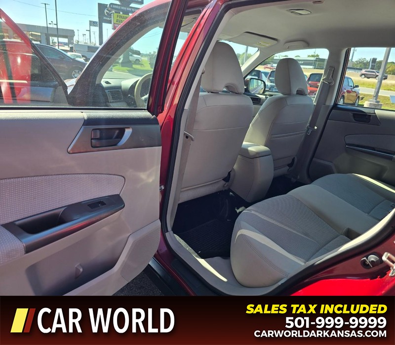 Subaru Forester Vehicle Full-screen Gallery Image 9