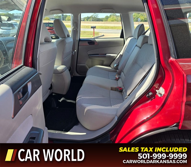 Subaru Forester Vehicle Full-screen Gallery Image 10