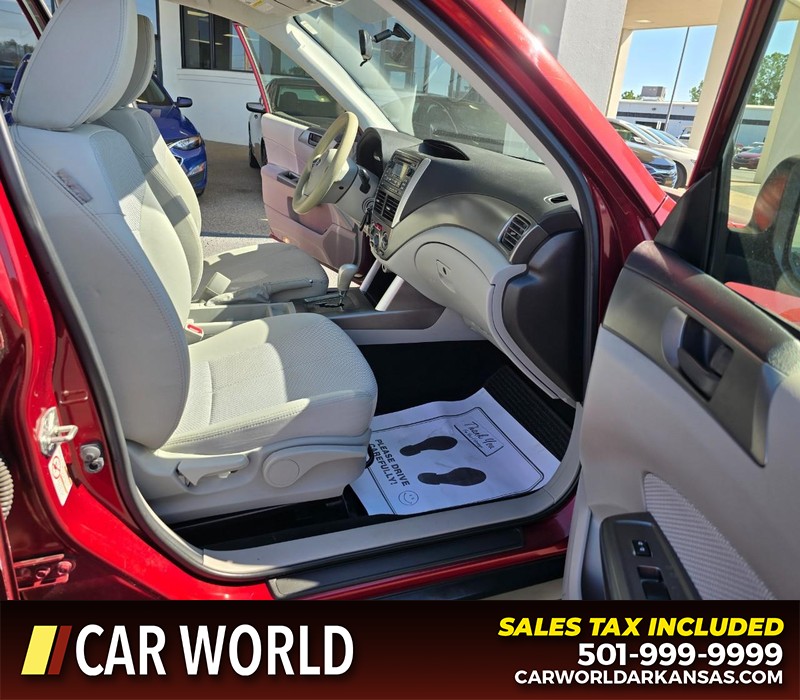 Subaru Forester Vehicle Full-screen Gallery Image 11