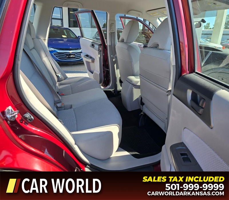 Subaru Forester Vehicle Full-screen Gallery Image 12