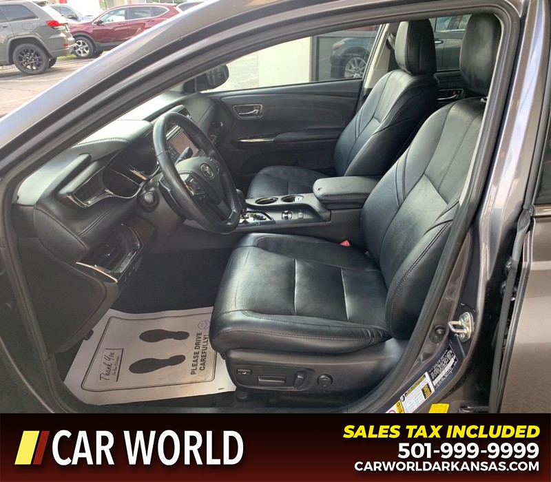 Toyota Avalon Vehicle Full-screen Gallery Image 7