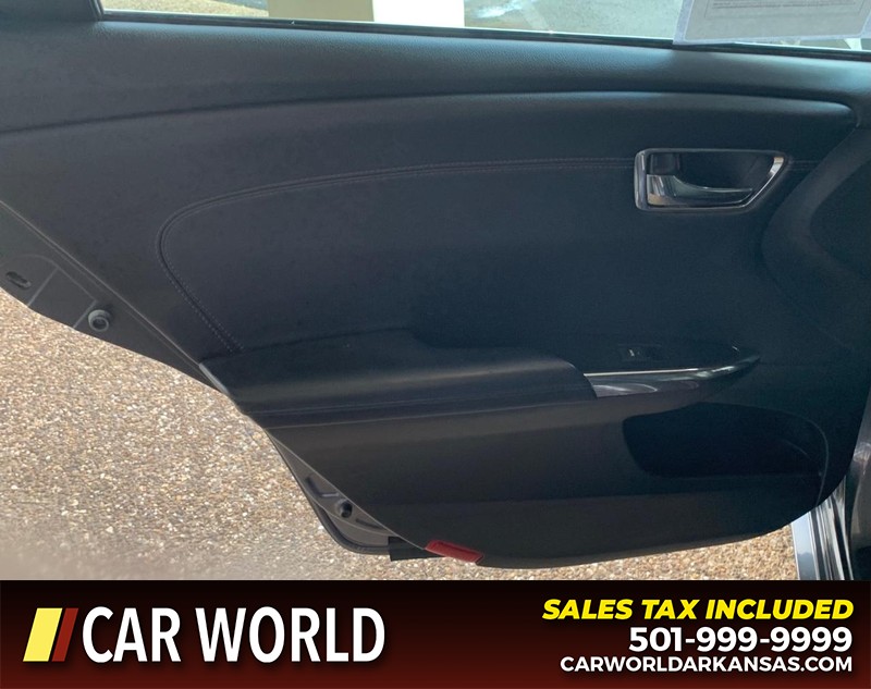 Toyota Avalon Vehicle Full-screen Gallery Image 8