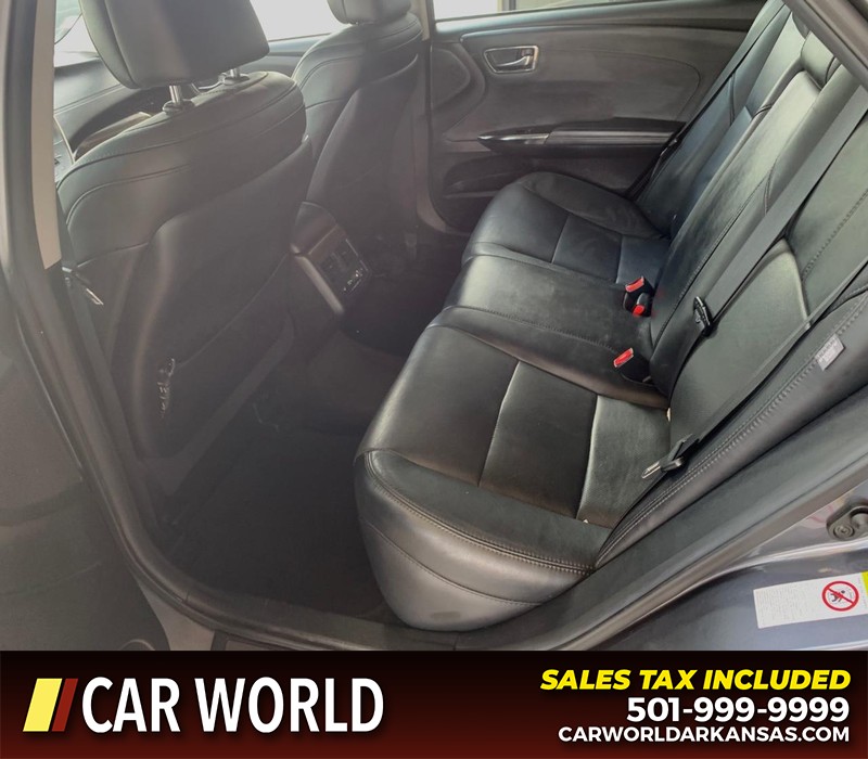 Toyota Avalon Vehicle Full-screen Gallery Image 9