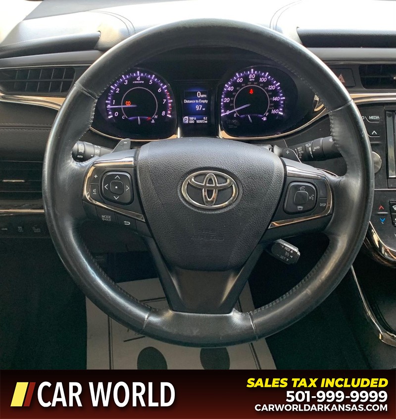 Toyota Avalon Vehicle Full-screen Gallery Image 12