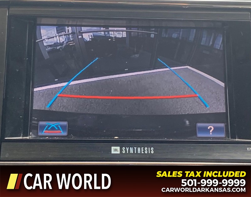 Toyota Avalon Vehicle Full-screen Gallery Image 16