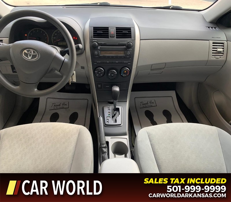 Toyota Corolla Vehicle Full-screen Gallery Image 13