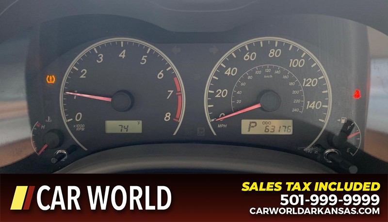 Toyota Corolla Vehicle Full-screen Gallery Image 15