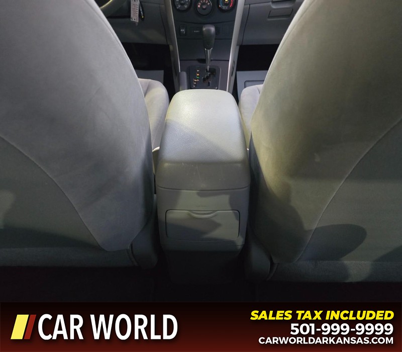 Toyota Corolla Vehicle Full-screen Gallery Image 19