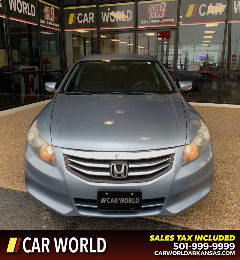 Honda Accord Sedan Vehicle Full-screen Gallery Image 3