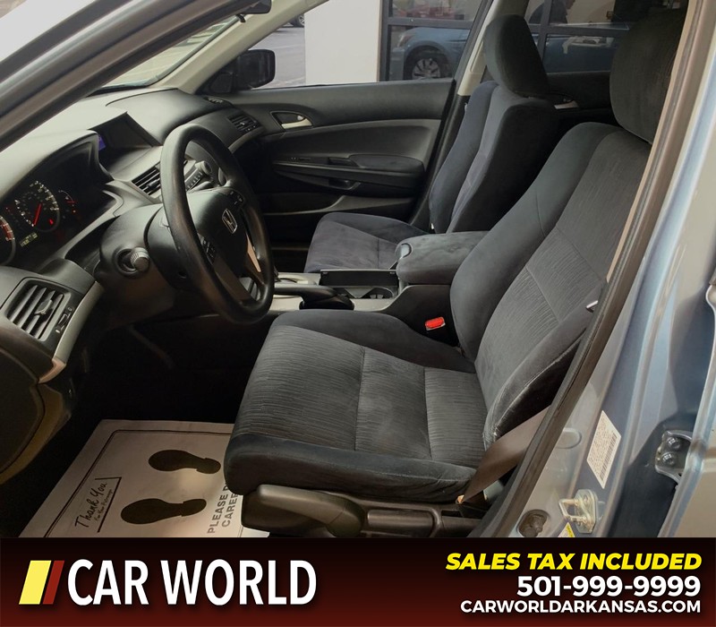 Honda Accord Sedan Vehicle Full-screen Gallery Image 7