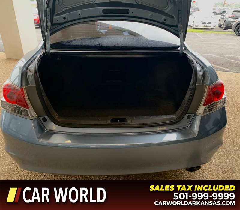 Honda Accord Sedan Vehicle Full-screen Gallery Image 15