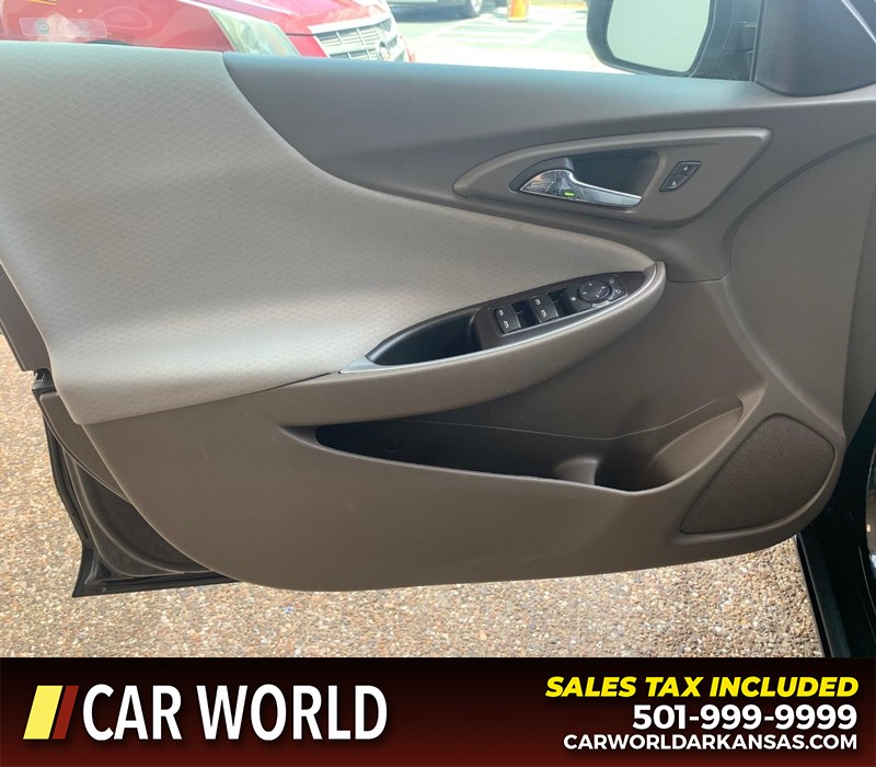 Chevrolet Malibu Vehicle Full-screen Gallery Image 5