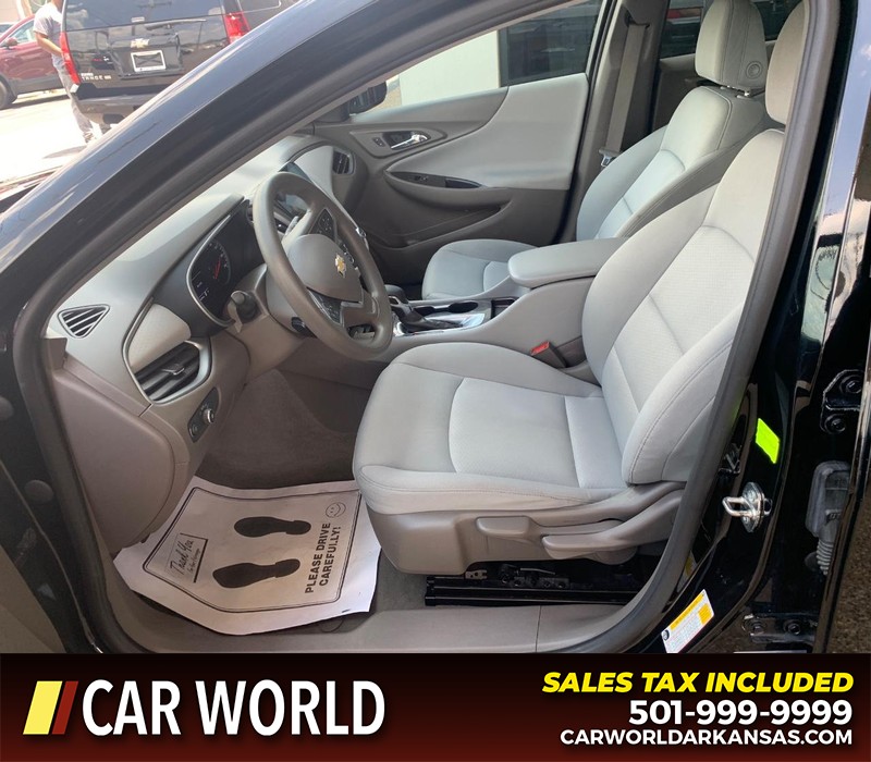 Chevrolet Malibu Vehicle Full-screen Gallery Image 6