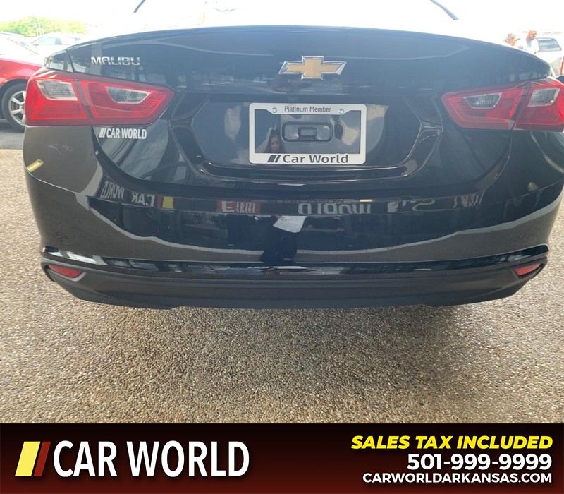 Chevrolet Malibu Vehicle Full-screen Gallery Image 11