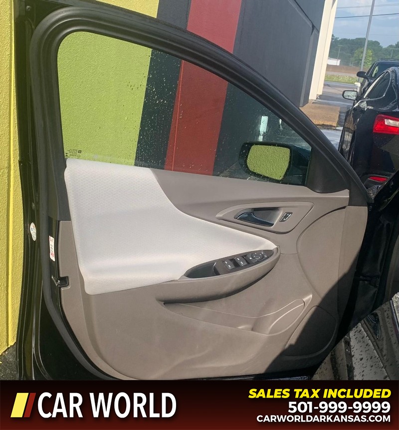 Chevrolet Malibu Vehicle Full-screen Gallery Image 5