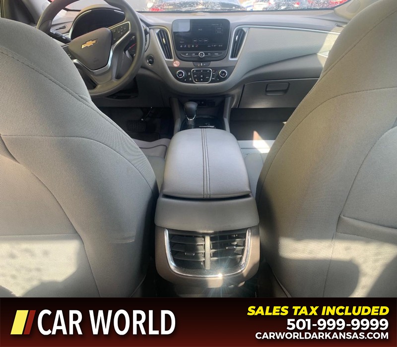 Chevrolet Malibu Vehicle Full-screen Gallery Image 9