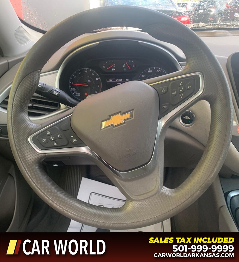 Chevrolet Malibu Vehicle Full-screen Gallery Image 10